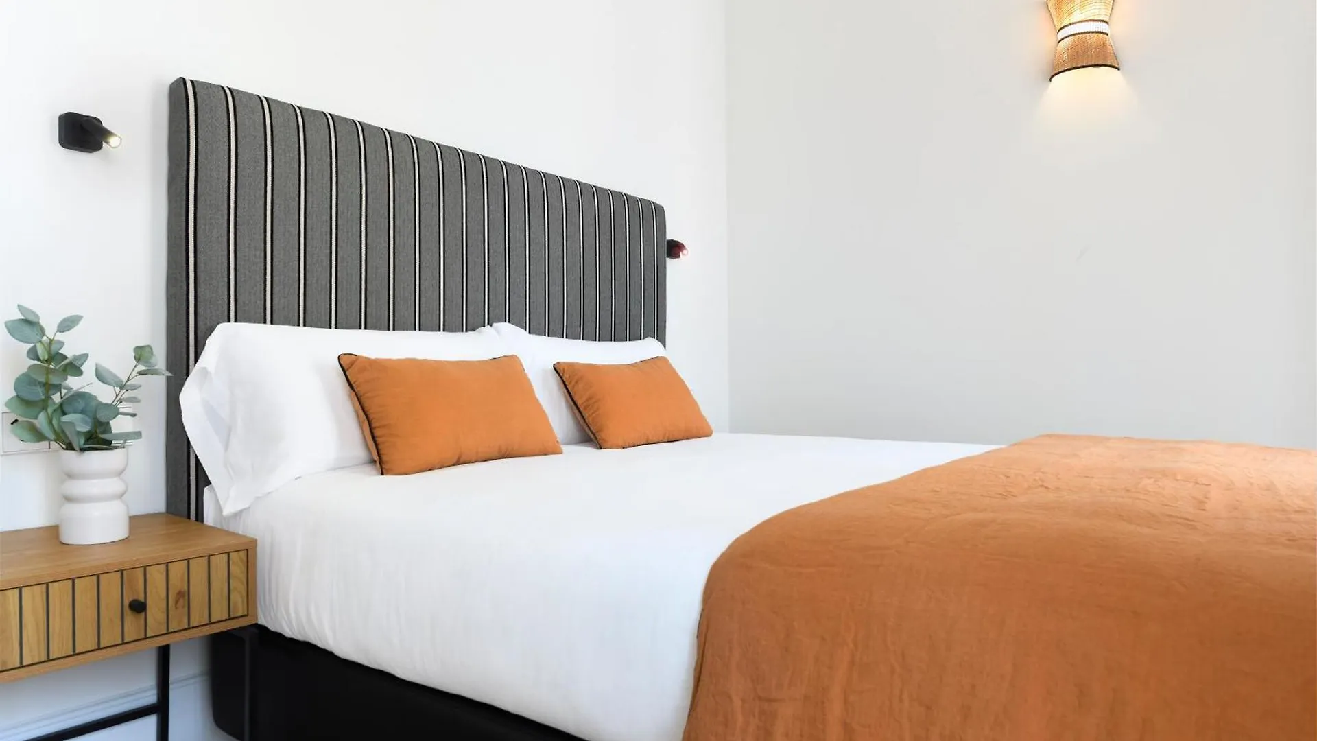 Magno Apartments Pureza Seville Spain