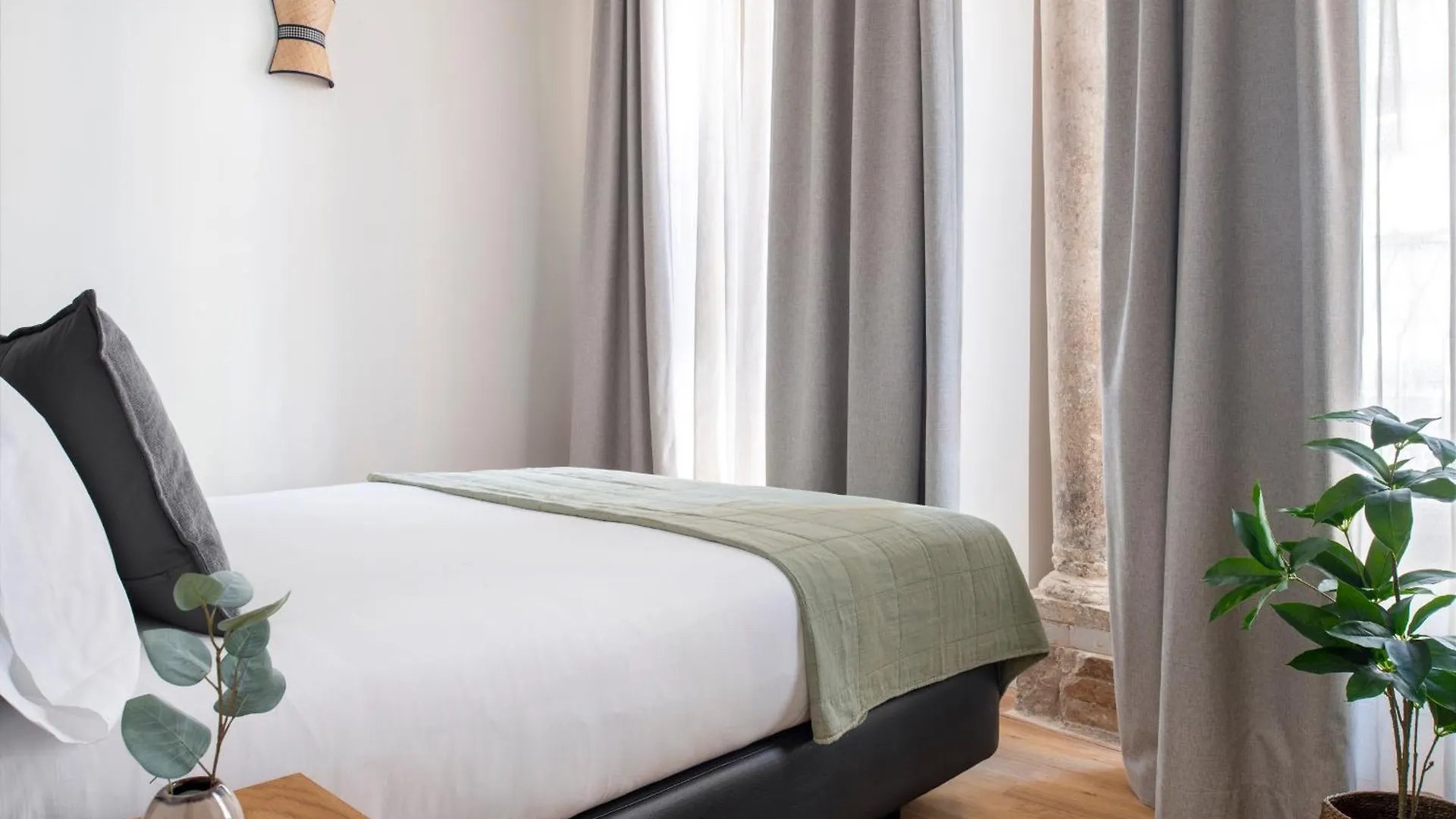 Magno Apartments Pureza Seville 0*,