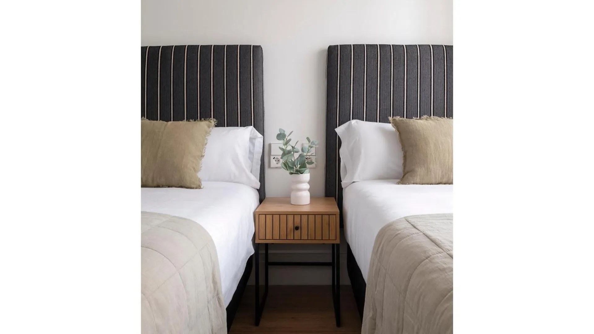 Magno Apartments Pureza Seville Spain