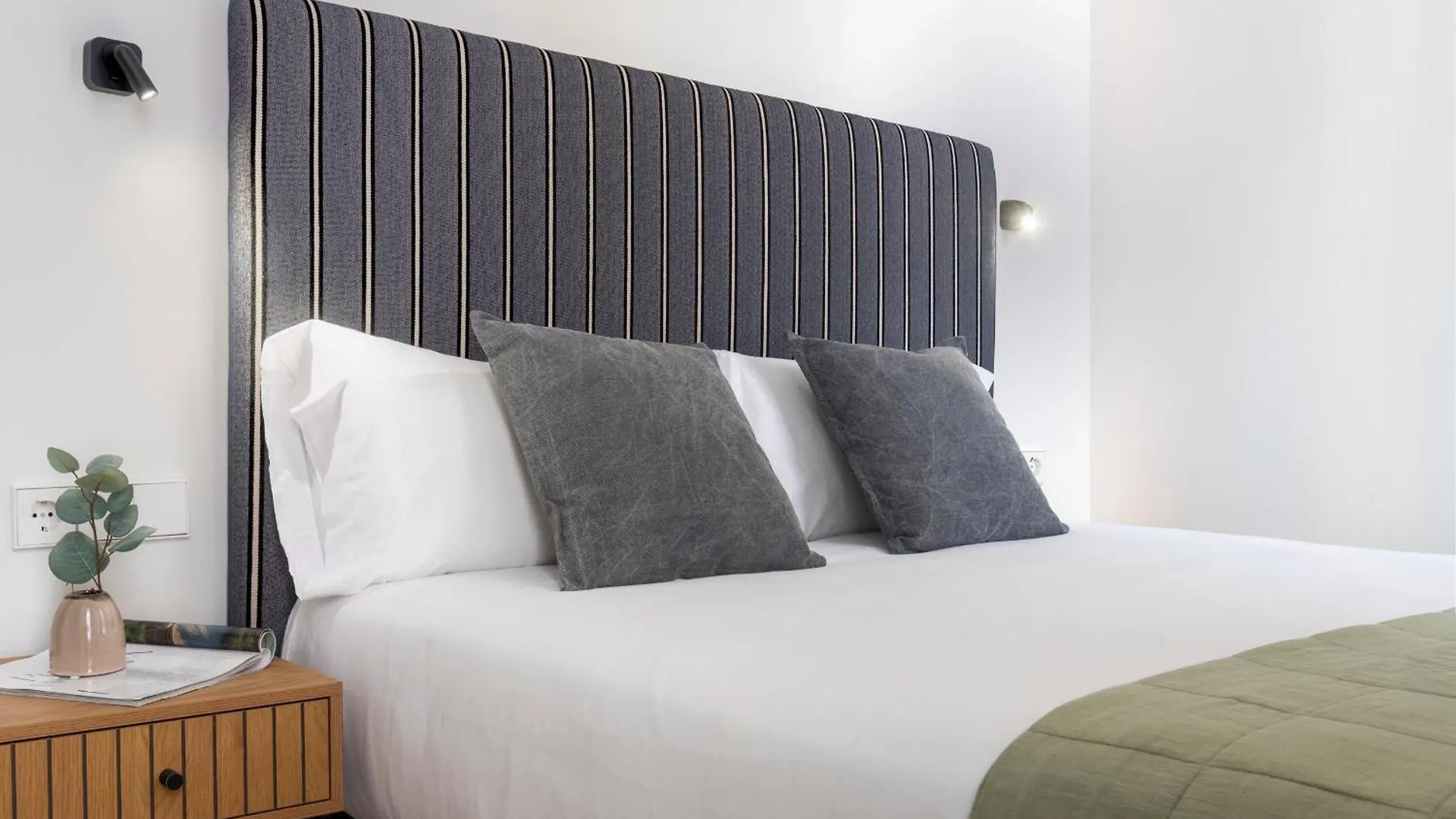 Magno Apartments Pureza Seville 0*,  Spain